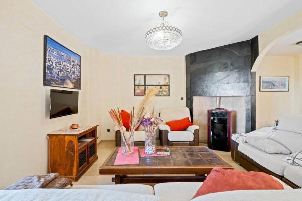 Casa independiente en Urbanización Jardines de Alhama, 34