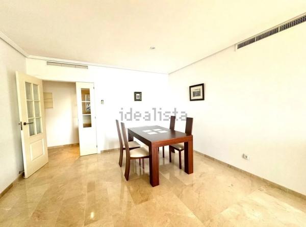 Piso en calle Sorell, 2