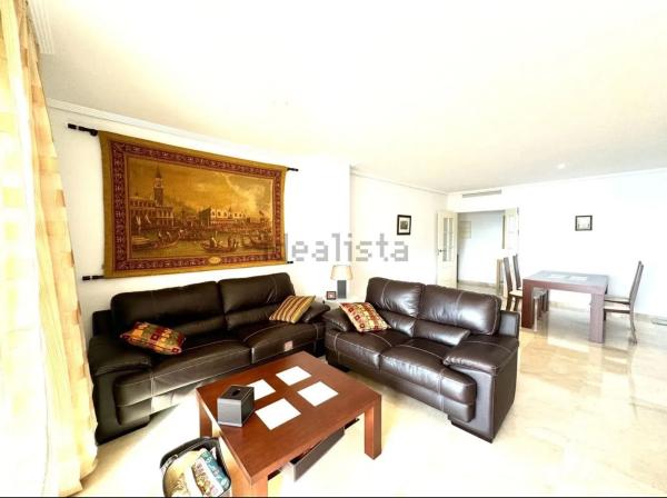 Piso en calle Sorell, 2