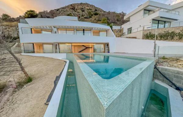 Casa independiente en calle de Europa, 603