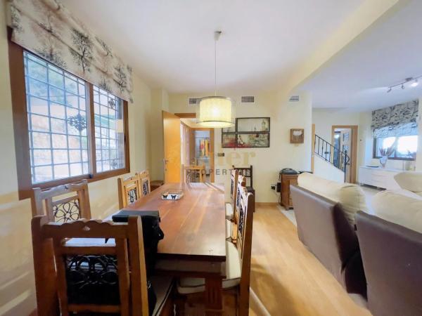 Casa independiente en calle el Ravanell