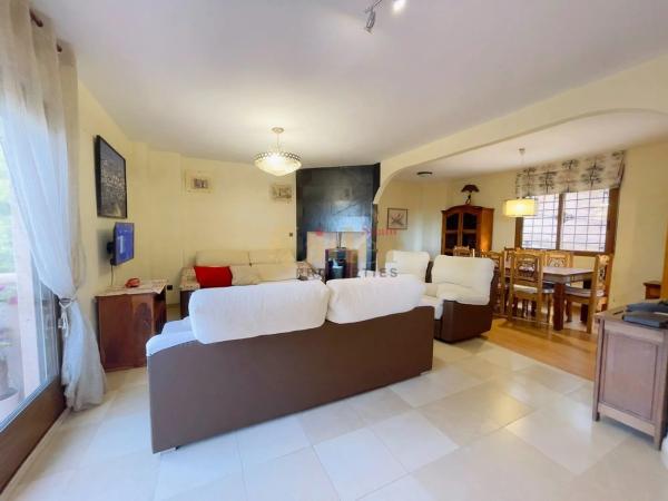 Casa independiente en calle el Ravanell