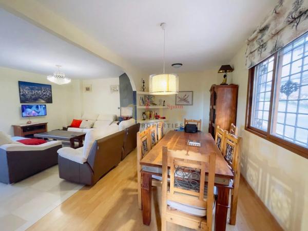 Casa independiente en calle el Ravanell