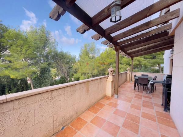 Casa independiente en calle el Ravanell