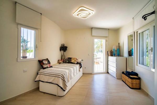 Casa independiente en calle Cabo de Gata