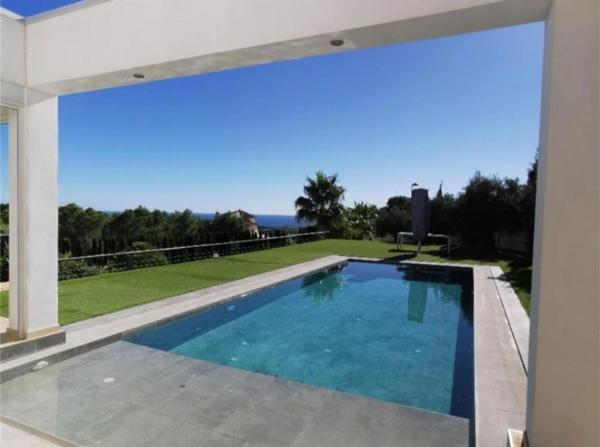 Casa independiente en calle Revoltes s/n