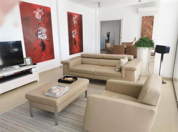 Casa independiente en calle Revoltes s/n