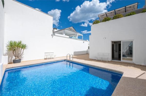 Chalet adosado en calle Estribord