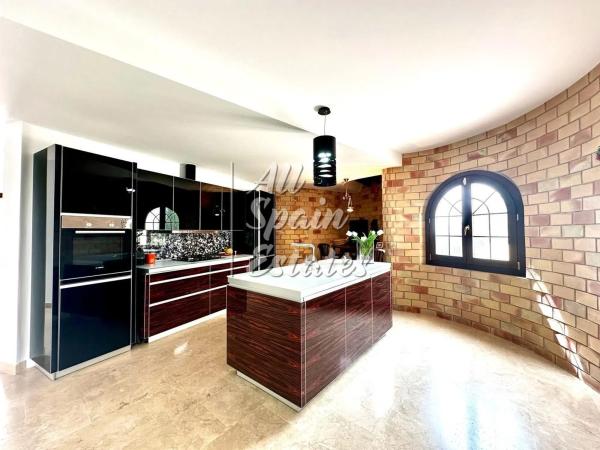 Casa independiente en calle la Llebre