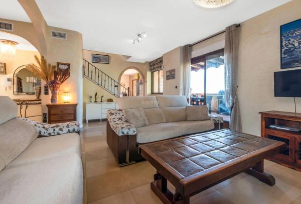 Casa independiente en Urbanización Jardines de Alhama