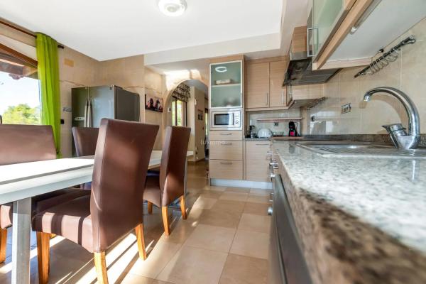 Casa independiente en Urbanización Jardines de Alhama