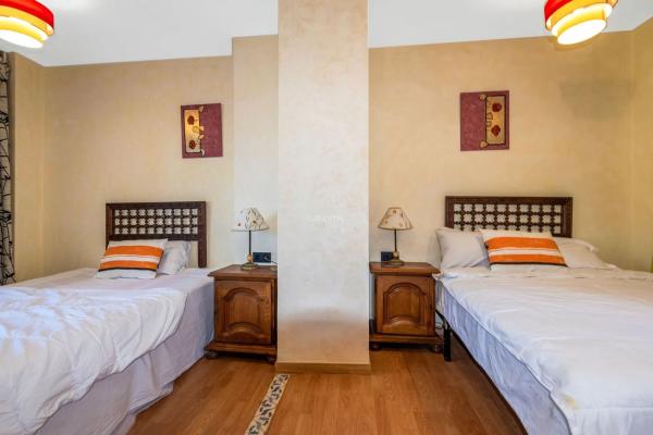 Casa independiente en Urbanización Jardines de Alhama