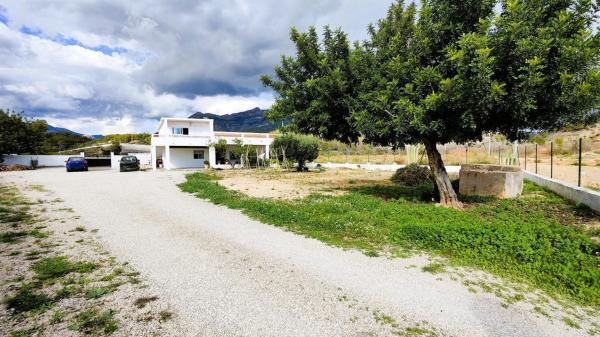 Casa independiente en Partida Sogai