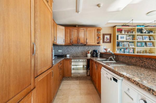 Piso en avenida Principal de la Sierra