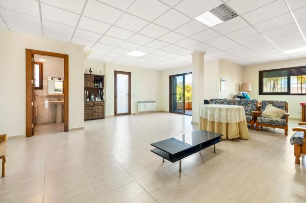 Casa independiente en calle Estació