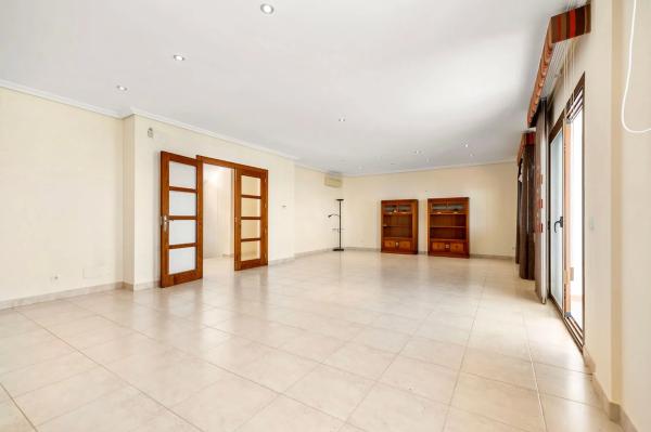 Casa independiente en calle Estació