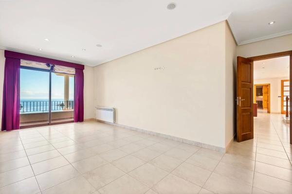 Casa independiente en calle Estació