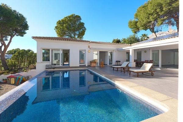 Casa independiente en calle el Capellla