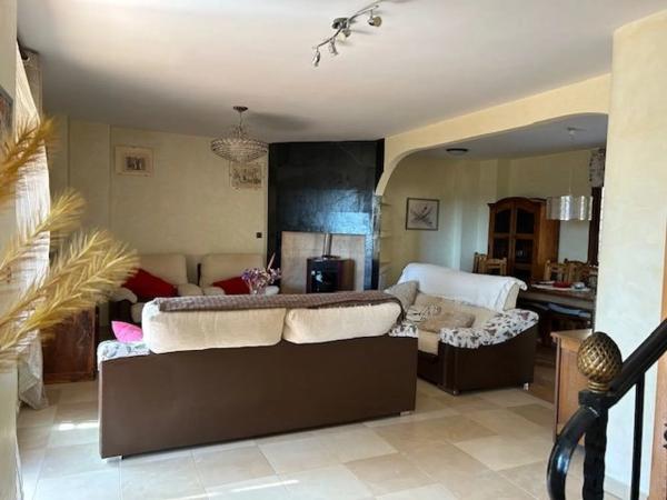 Casa independiente en calle el Pinar