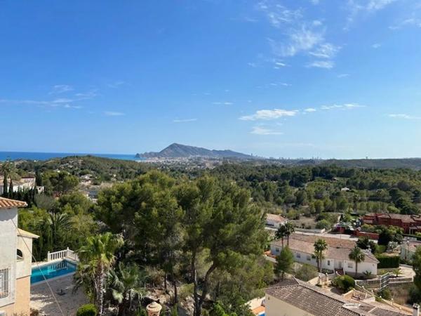 Casa independiente en calle el Pinar