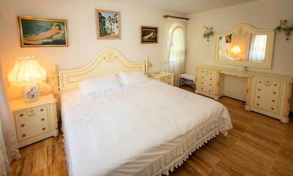 Casa independiente en calle Corbeta