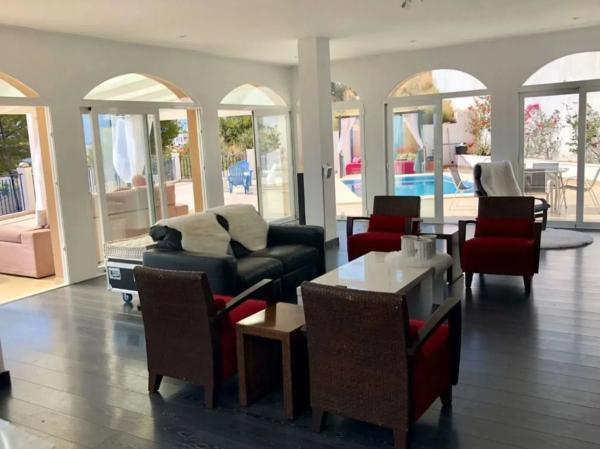 Casa independiente en calle El Pou