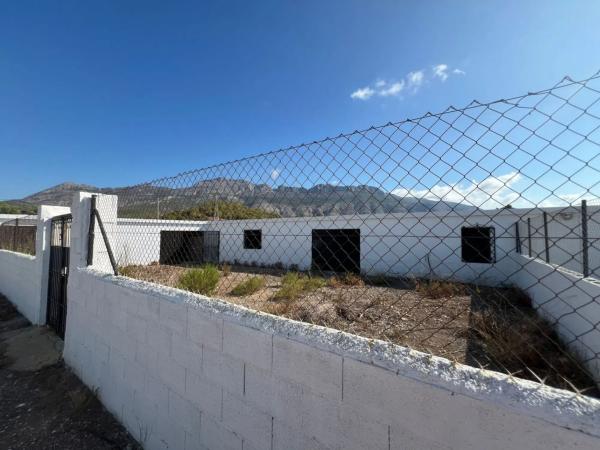 Casa independiente en Partida Sogay-Industria