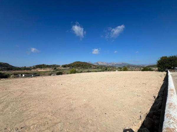 Casa independiente en Partida Sogay-Industria