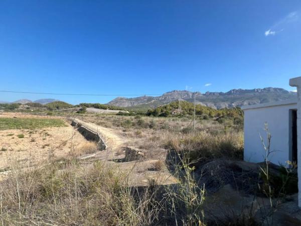 Casa independiente en Partida Sogay-Industria