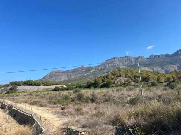 Casa independiente en Partida Sogay-Industria