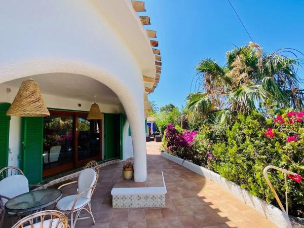 Casa independiente en avenida Bernia