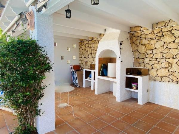 Casa independiente en avenida Bernia