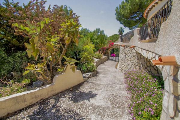 Casa independiente en calle la Llebre