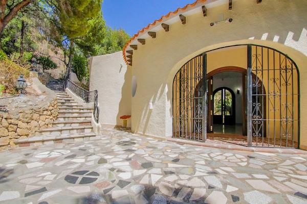 Casa independiente en calle la Llebre