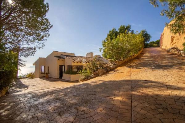 Casa independiente en avenida denia