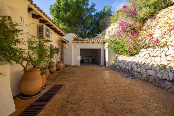 Casa independiente en avenida denia