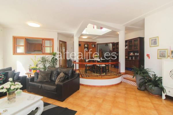 Casa independiente en calle Figuera