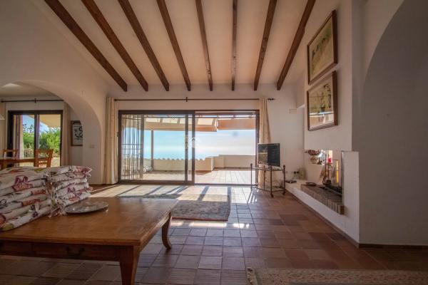 Casa independiente en avenida denia