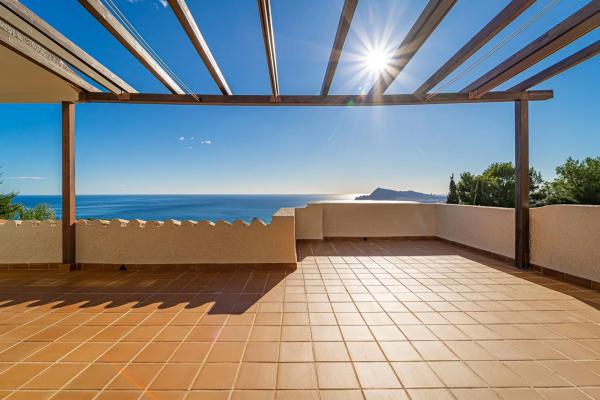 Casa independiente en calle Alhambra de Granada