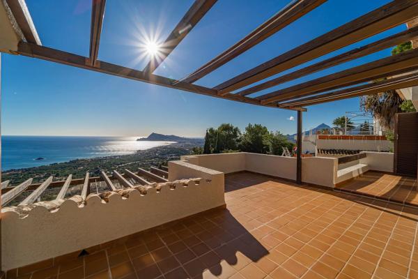 Casa independiente en calle Alhambra de Granada