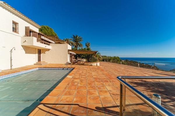 Casa independiente en calle Alhambra de Granada