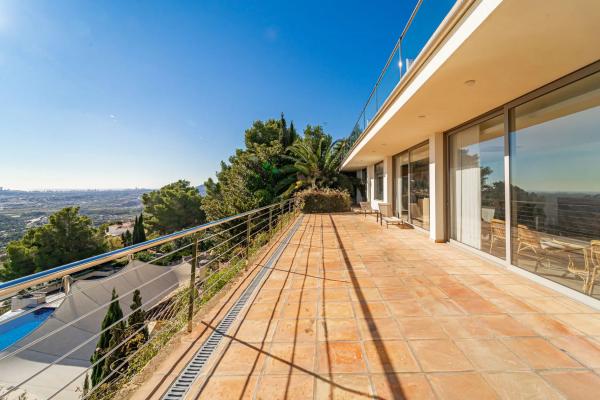 Casa independiente en calle Alhambra de Granada
