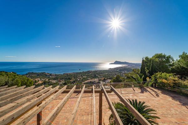 Casa independiente en calle Alhambra de Granada