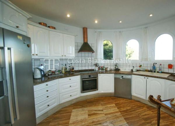 Casa independiente en calle Corbeta