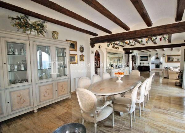 Casa independiente en calle Corbeta