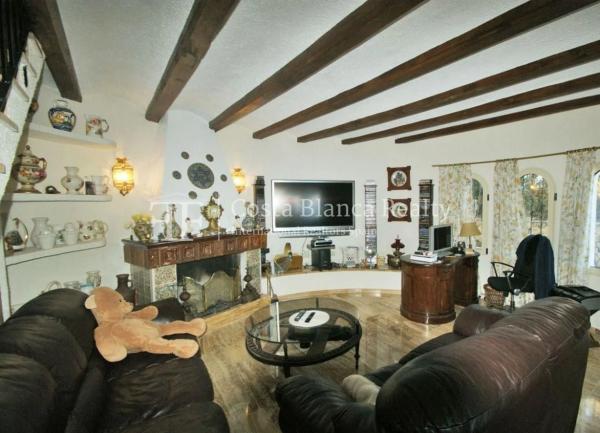 Casa independiente en calle Corbeta