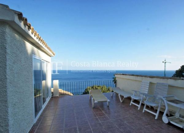 Casa independiente en calle Corbeta