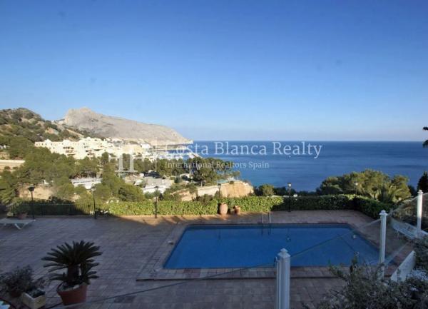 Casa independiente en calle Corbeta