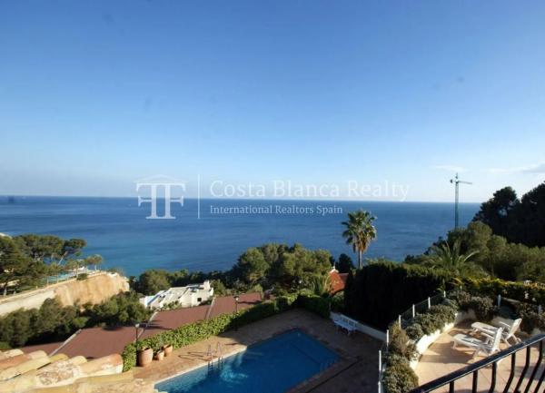 Casa independiente en calle Corbeta