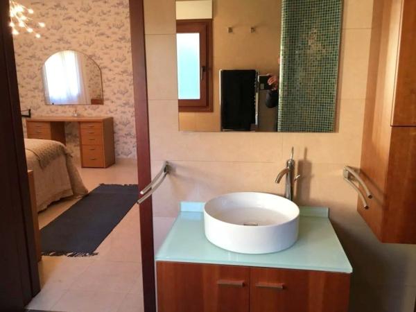 Casa independiente en calle Berlin s/n